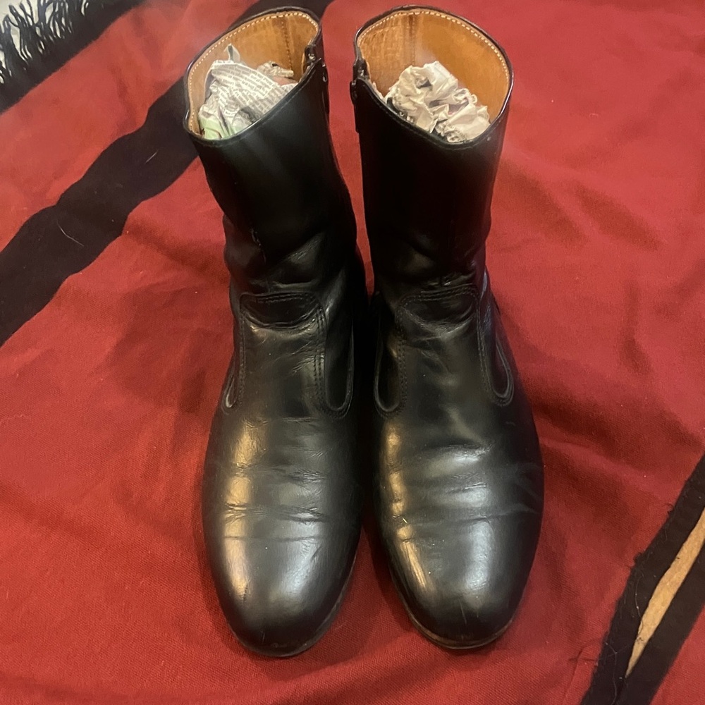 Vintage Black Leather Chelsea Boots (Argentina)